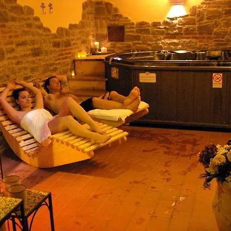 Volumni Hotel 3*