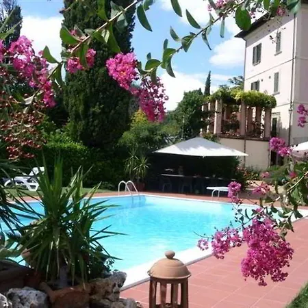 Volumni Hotel 3*